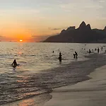 Ao Lado Da Praia Em Ipanema Leblon